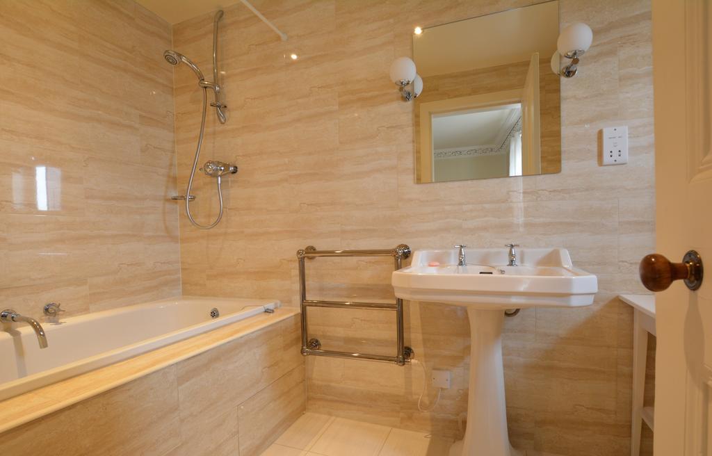 Royal Mile Elegance - Space & Luxury Apartment Единбург Екстериор снимка